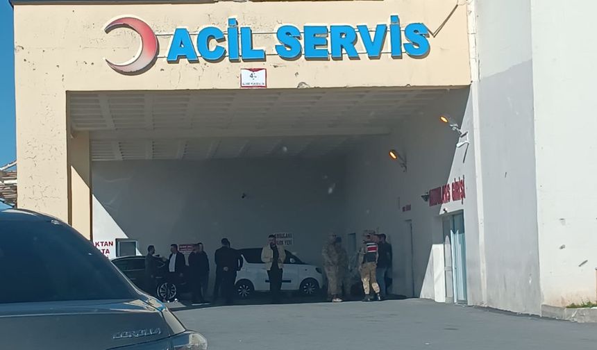 Bitlis’te polis memurları kaza yaptı. 2 yaralı