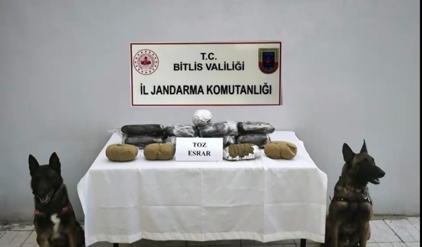 Bitlis'te Şok Operasyon, Dere Kenarına Saklanan 18 Kilo Esrar Ele Geçirildi